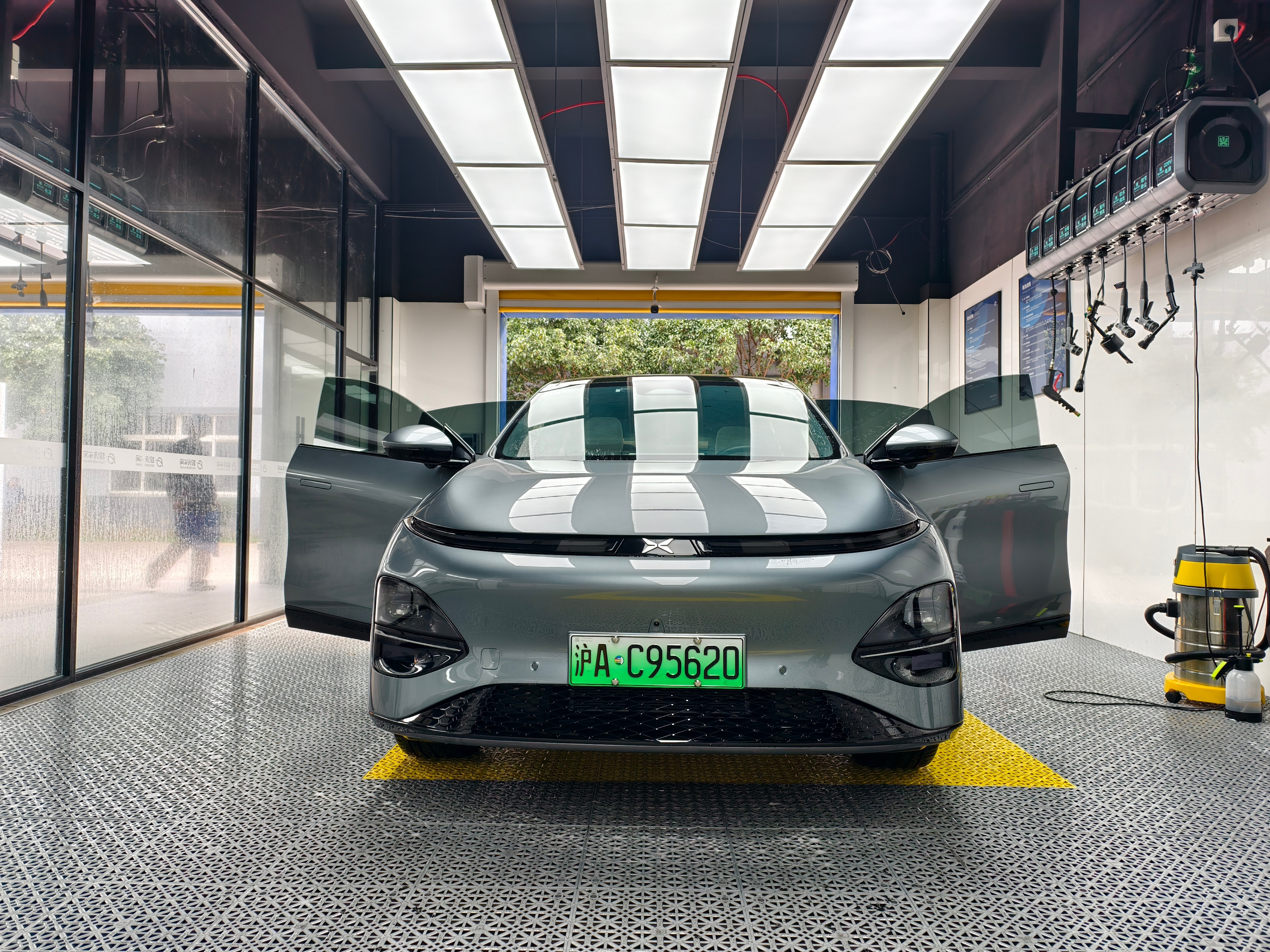 周末研究如何提升洗车质量和流程，据说杭州有家很牛逼的洗车店，准备下周去考察。你愿