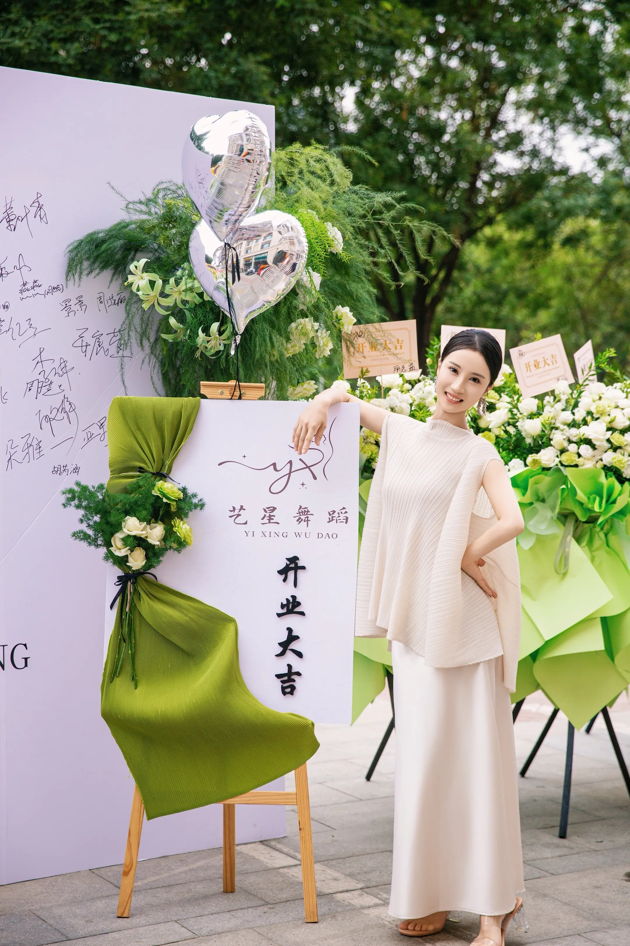 上百张照片 根本发不完 人生不过三万天，能遇上同频的人。和正能量的人在...