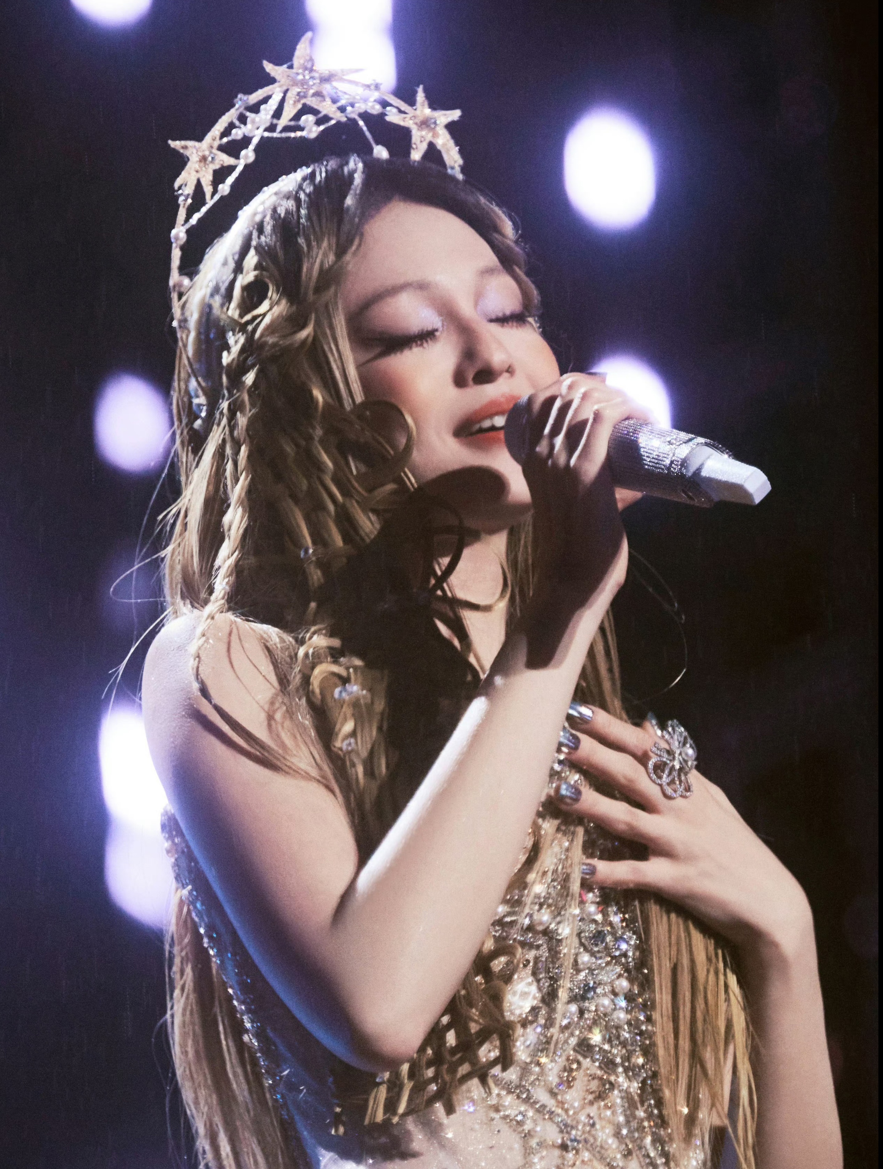 MOH Celebrity | 张韶涵张韶涵 佩戴MOH「动物絮语」系列天鹅舞缎