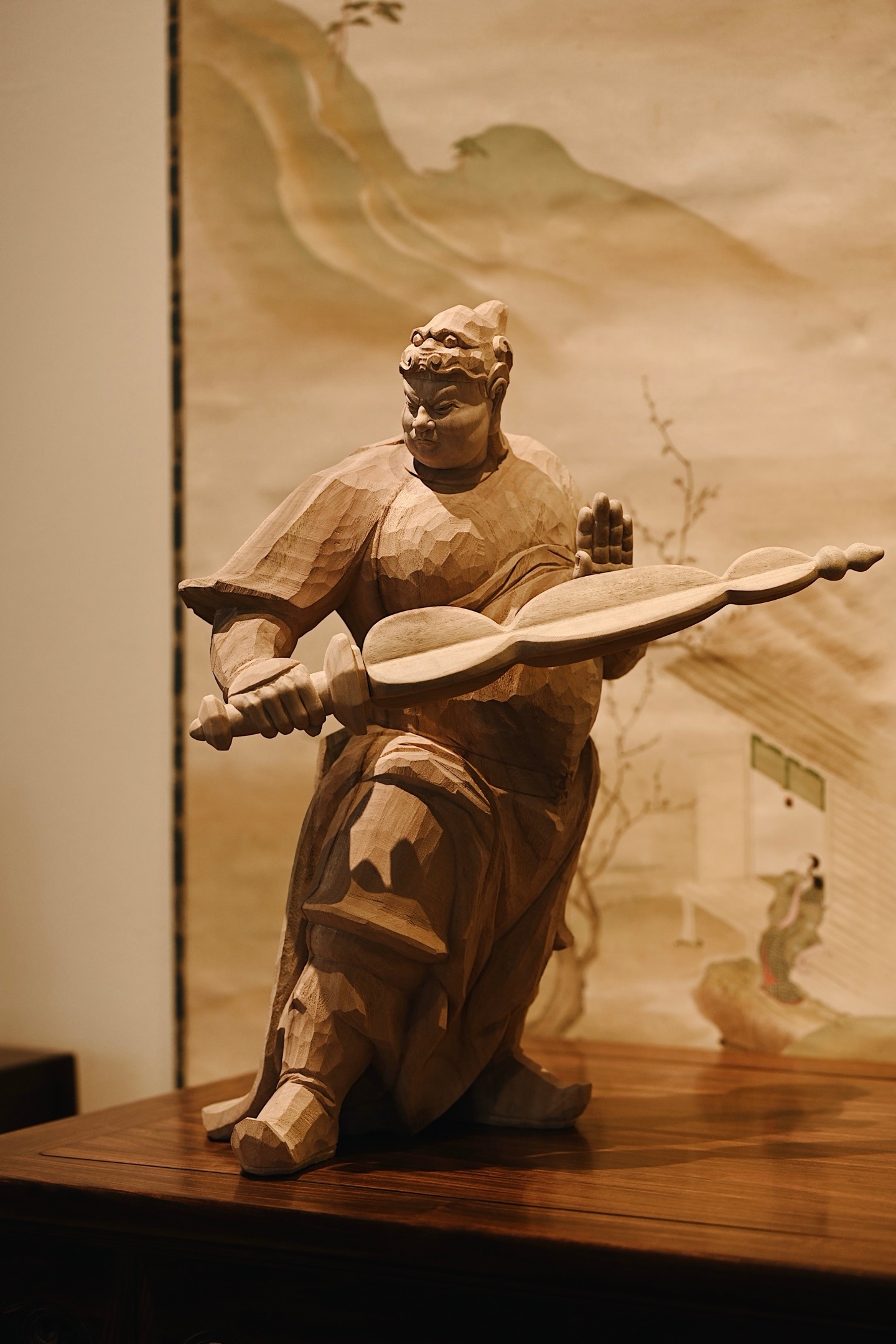 香樟木 | 韦陀快刀雕刻，细腻生动，韦陀头戴凤翅兜鍪盔，相容坚毅，袍袖翻飞，姿态