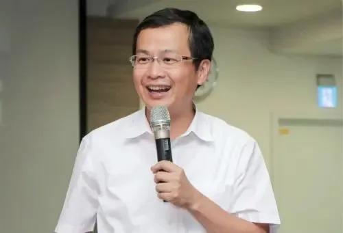 万万没想到罗智强也要参选国民党党主席，等于说郑丽文迎来最强对手。

毕竟罗智强是