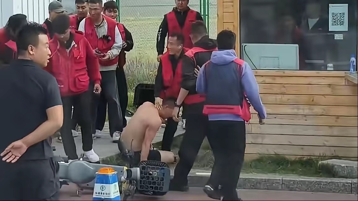 赛里木湖 互殴还去赛里木湖吗？我看别人去玩，别的湖免费的，也很好看啊，干嘛非得是