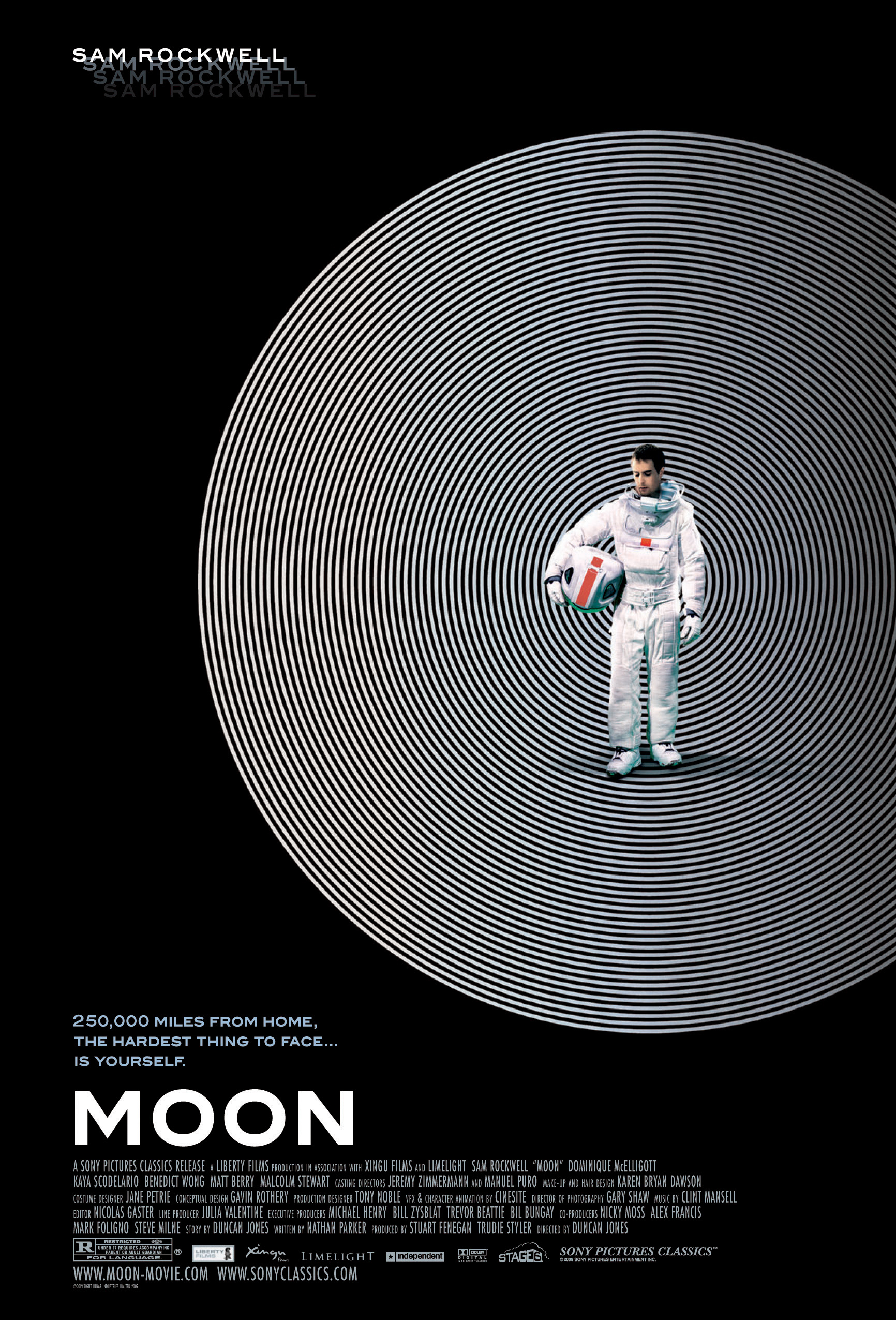 17年前的昨天，《月球》在美国上映邓肯·琼斯导演，山姆·洛克威尔 / 凯文·史派