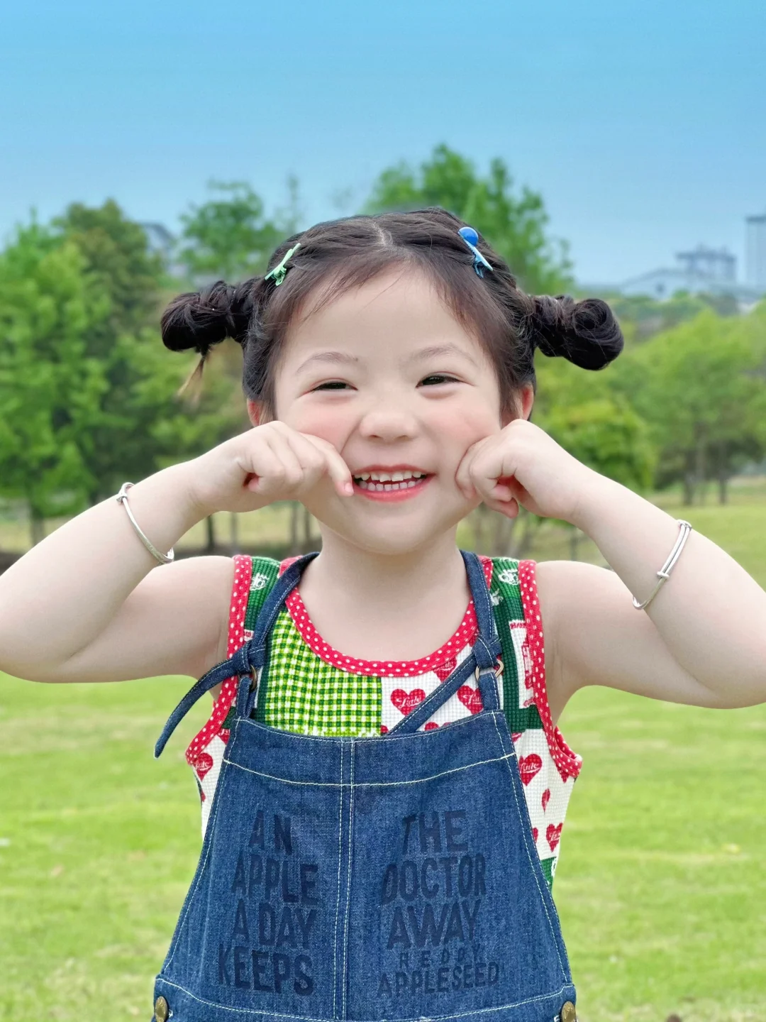 她怎么那么可爱的啊～