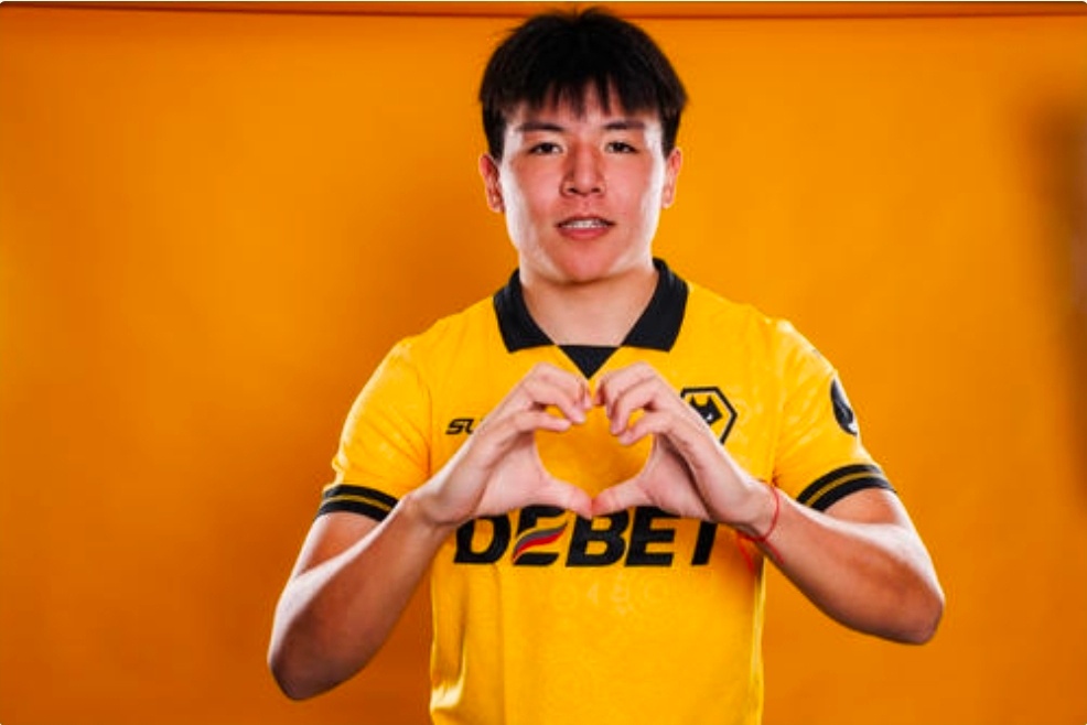 官方：徐彬免签加盟英超狼队，后续将外租前往英格兰联赛效力英格兰狼队足球俱乐部官方