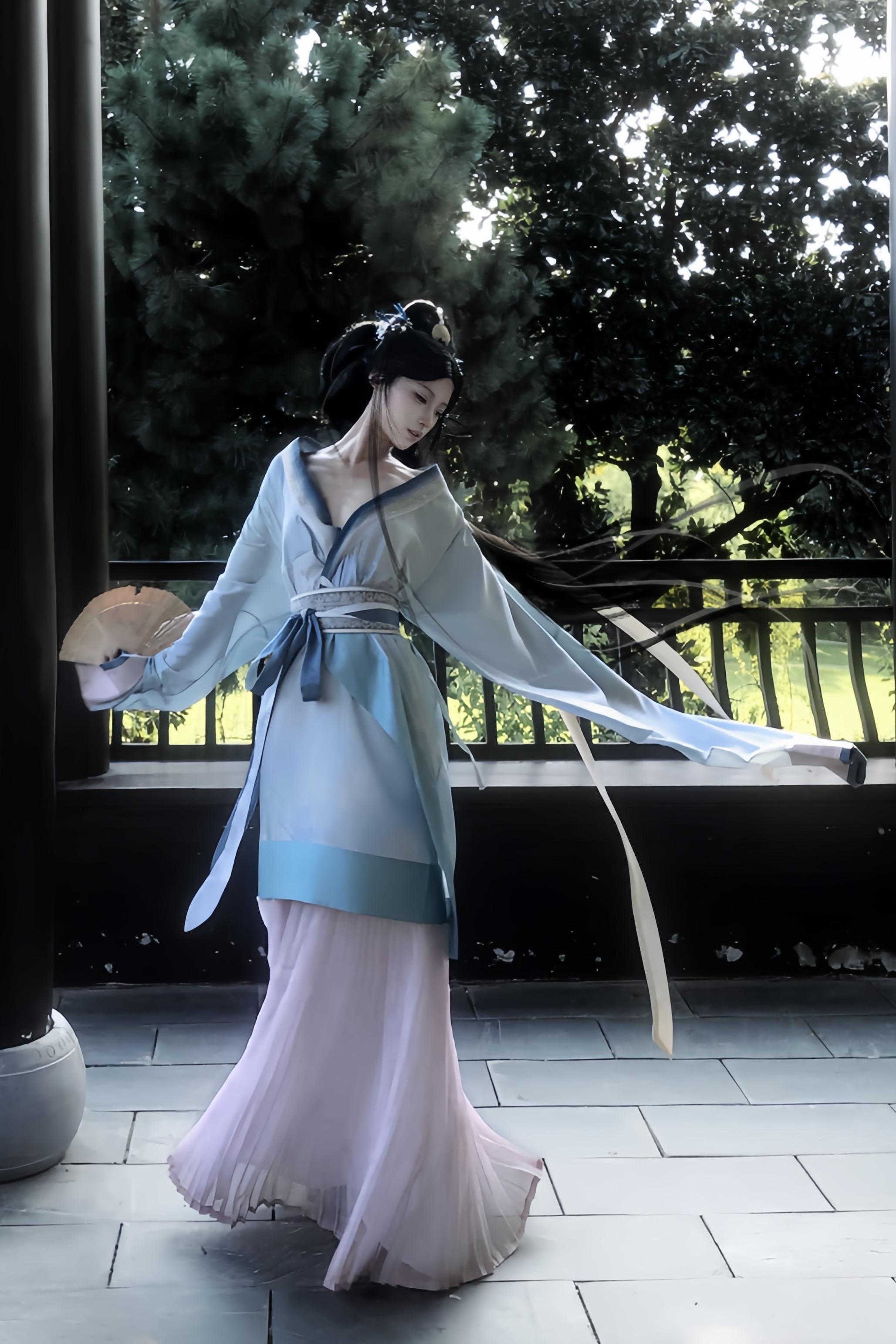 人海浮沉 独步苍茫。