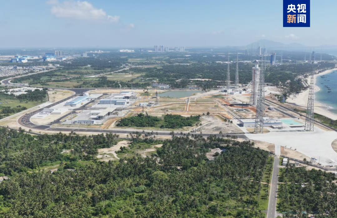 海南商业航天发射场二期完工，进入合练阶段。两座全新液体中型通用发射工位就位，支持