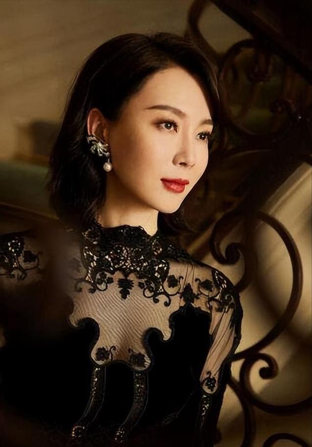 主持人董卿，问女演员陈数，如果你如同一个角色，能够代表你，你希望是哪一个，陈数说