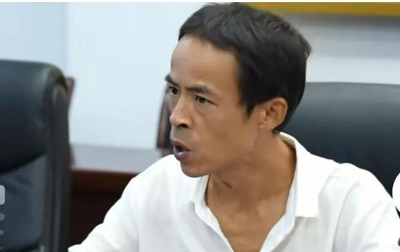 景德镇藏着个神仙鸡排哥6块钱一份鸡排，居然火到被官方亲自授文旅推介官，比那些吹得