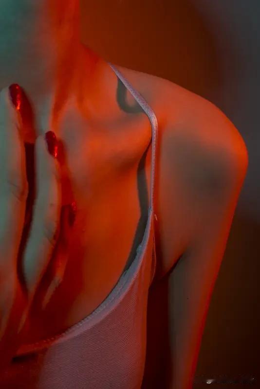 上头条 聊热点 
国民党中常委大换血！“韩流”势力迅猛崛起，连战之子意外出局！