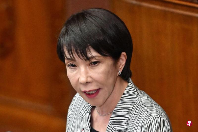 高市也要搞“996”！
刚上任没几天的日本女首相高市早苗，迫不及待的要取消已经实