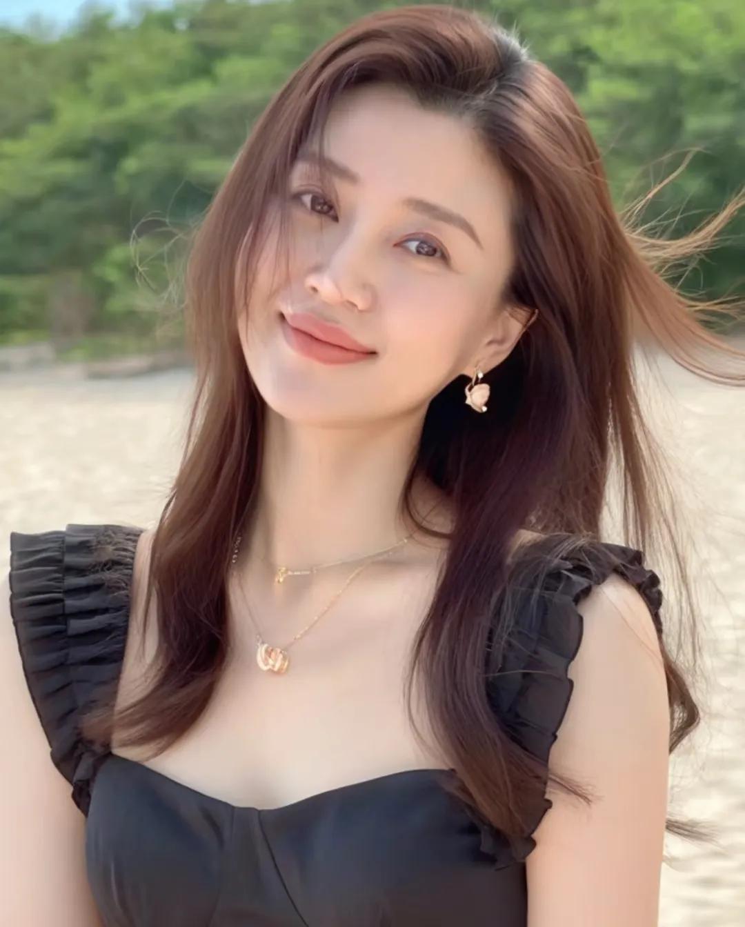 39岁未婚未育的我越来越恐婚了，
现在有一个目前来看很好很合适的男友，
但总是不