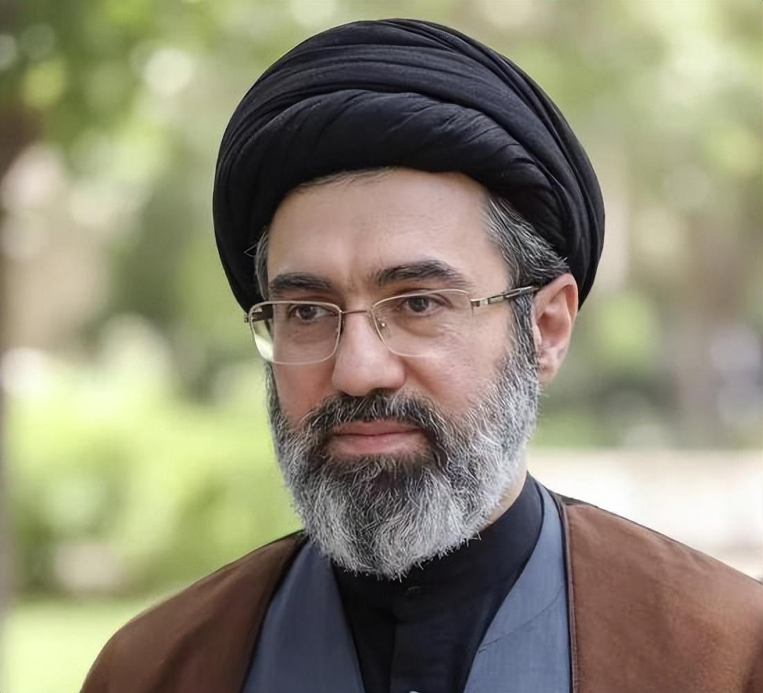 美军三航母齐聚中东，创下2003年伊拉克战争以来最大规模海上部署，剑指伊朗的姿态