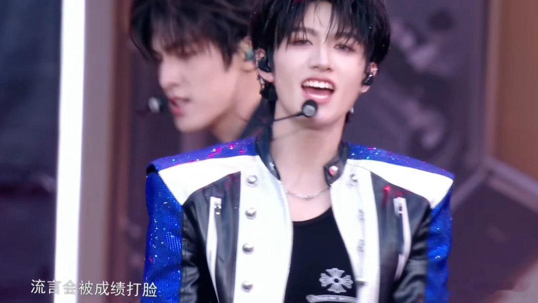 登陆少年演唱会直播状态一场直播见证登陆少年扎实功底，青岛演唱会全员全开麦持续输出