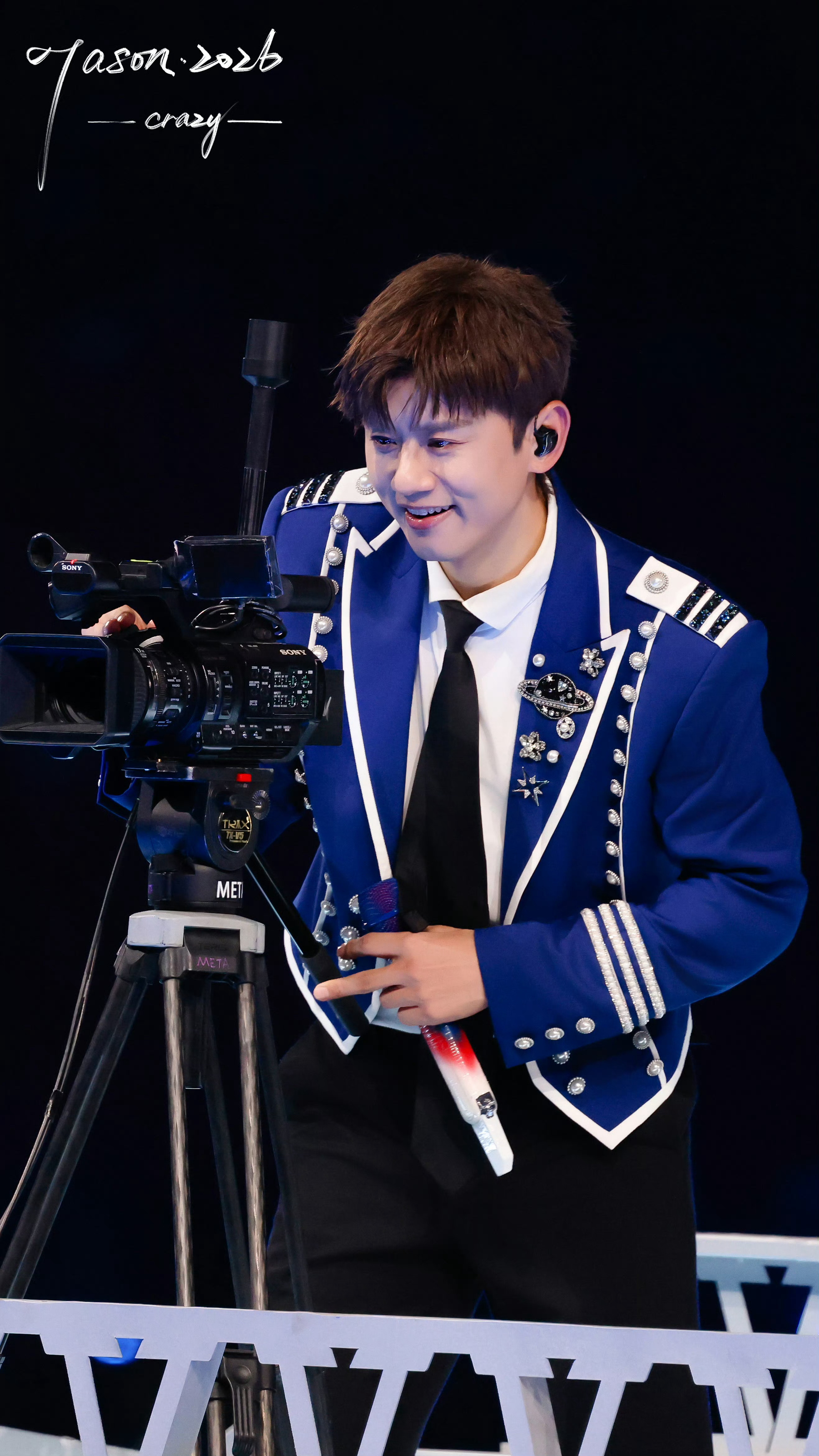 张杰 ✨张杰在演唱会现场当幼教 张老师课堂开课啦！又哄又唱又互动，全场的大朋友们