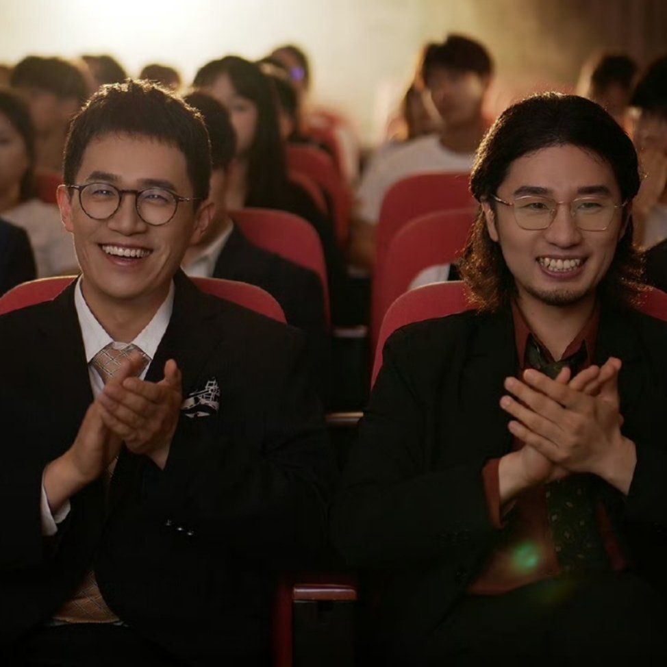 这次针对KML的举报封禁，导致两界彻底没了热度，年轻人才是新鲜事物的宣传主力，比