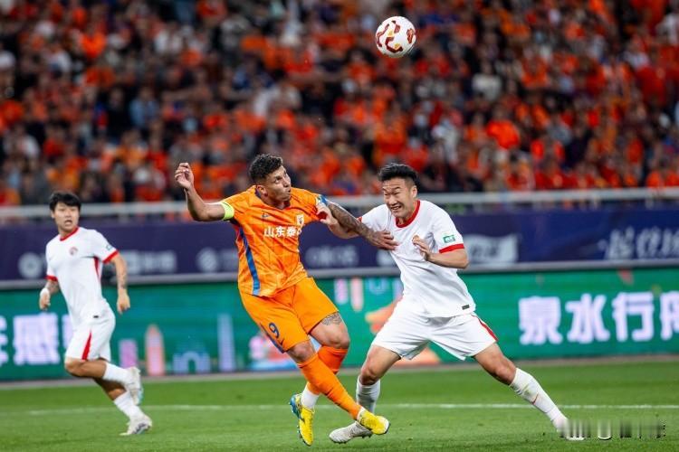 谁才是山东泰山队的大腿？
自克雷桑加盟泰山队以来，已直接参与 83 粒进球（59