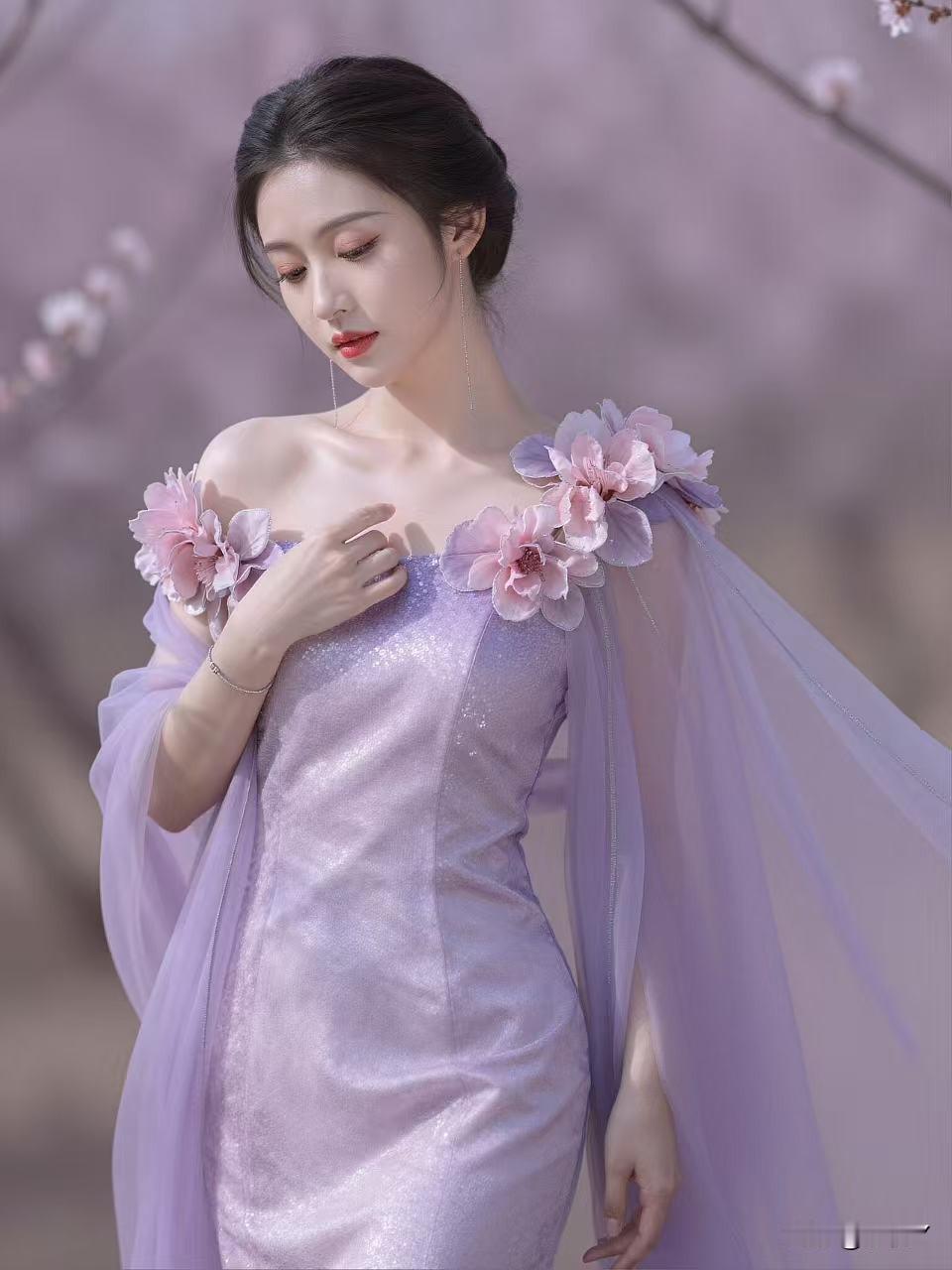 美艳动人太有韵味了！娇艳养眼美女 绝世气质美人 又飒又美的女人 风韵迷人