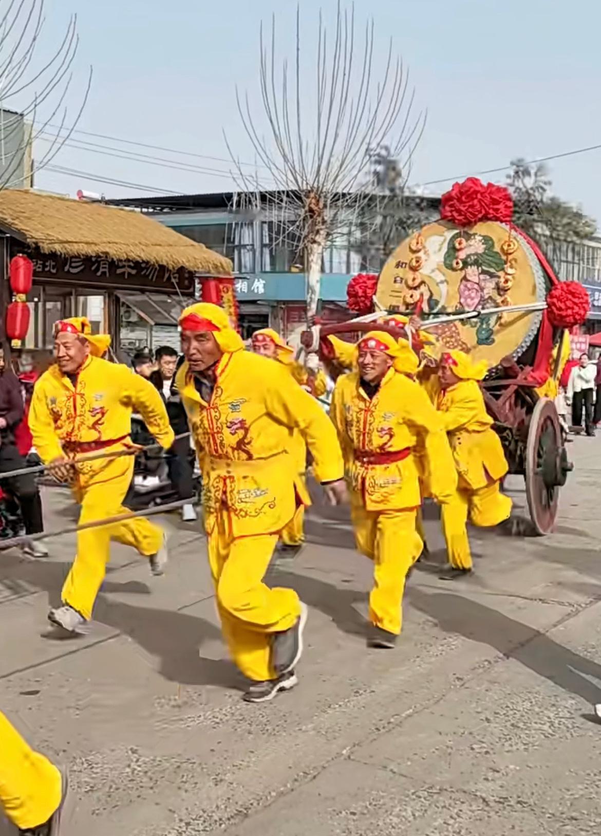 年算是过完了，也算是没过完，还是有年味的。

来到山西省临汾市襄汾县的汾城古城景