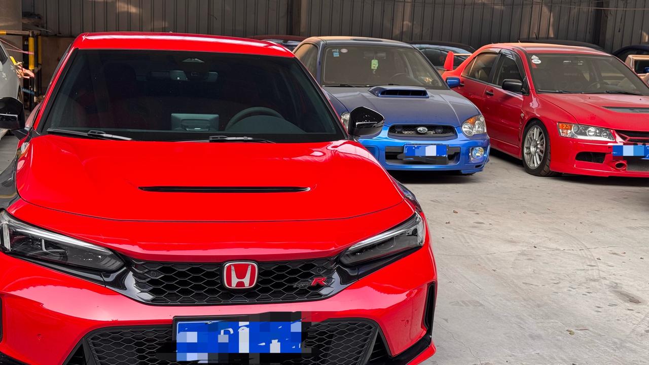 三台大尾翼的手波车
是曾经辉煌
但在国内逐渐没落/下行的三个品牌
不过也是因为它