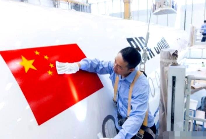 “芯片不如美国，机床不如日本，汽车不如德国，电视不如韩国，飞机不如法国，奢侈品不