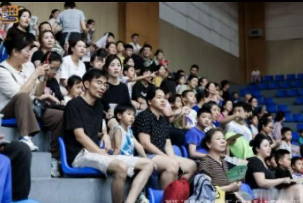 【“苏超”算啥？酷畅草坪第13届粤超联赛宣称足球2.0版本在广东进入节点】   