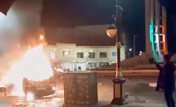 关税案被推迟，美国又考虑对伊朗实施打击，下周黄金要起飞？