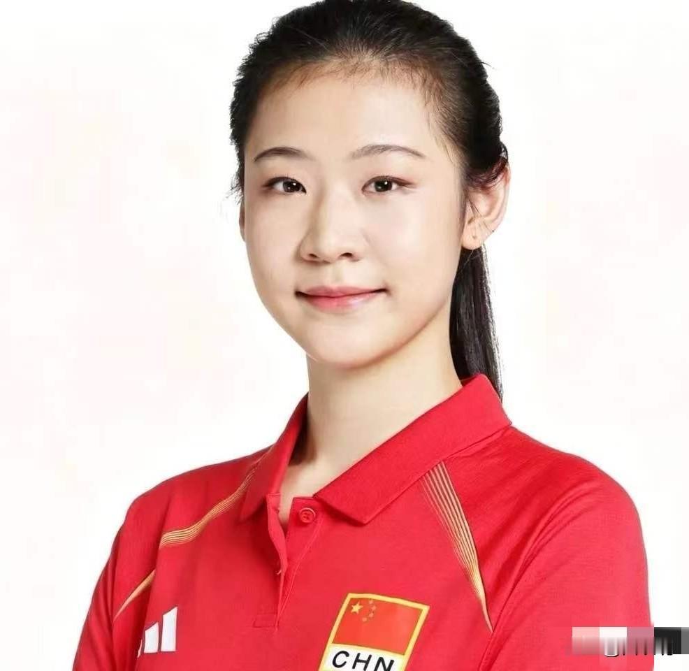 王奥芊为什么厉害？主要原因还是家庭。
 
王奥芊的妈妈李蕊，是河北籍前女子400