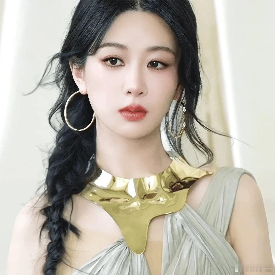 许凯、田曦薇《子夜归》已经开始招商了，在争取8月下旬抬。完全不懂鹅是怎么安排的，