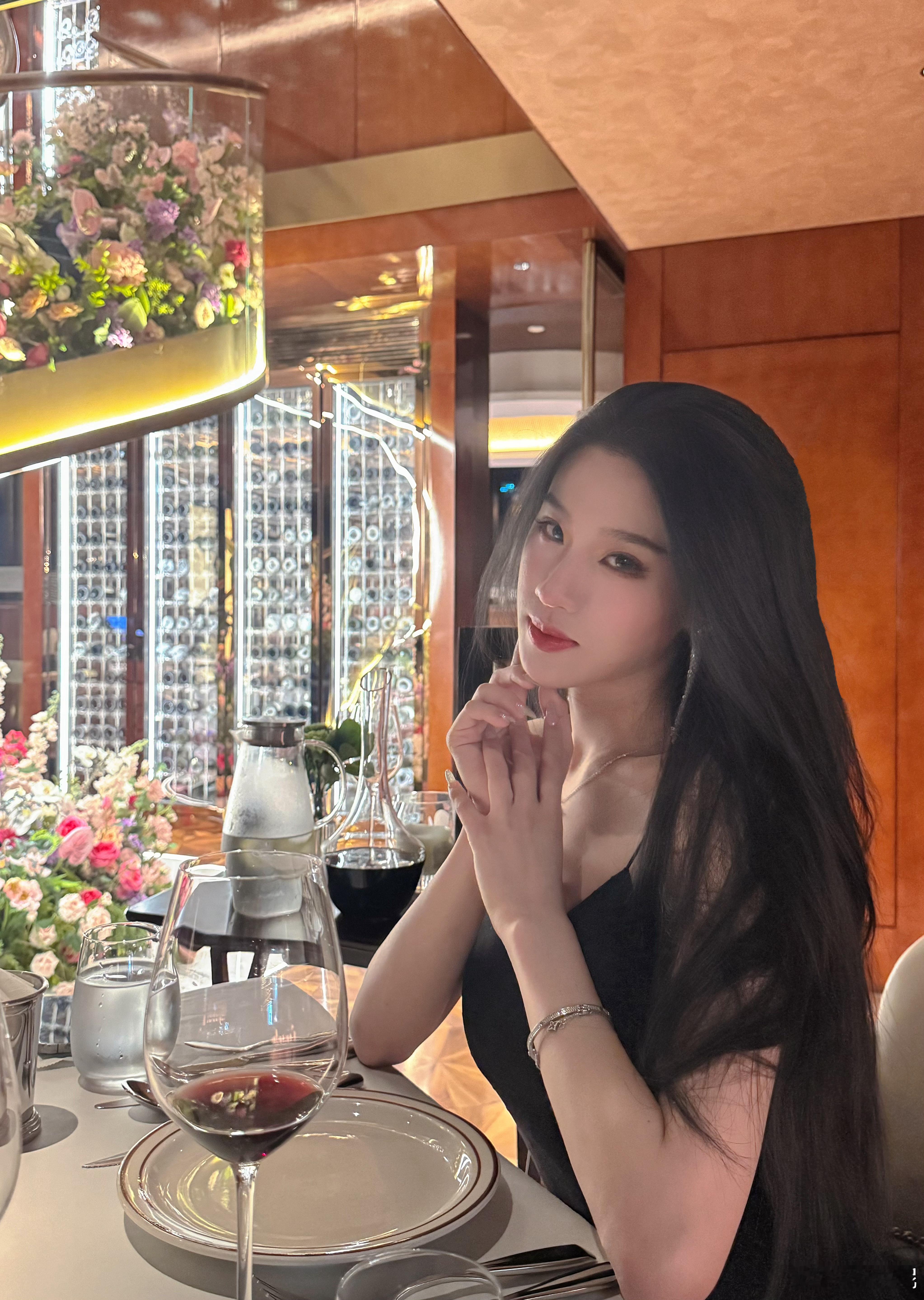 力荐好朋友开的这家米其林牛排馆（来蹭吃蹭喝三年了[旺柴]）🥩香饱饱～  ​​​