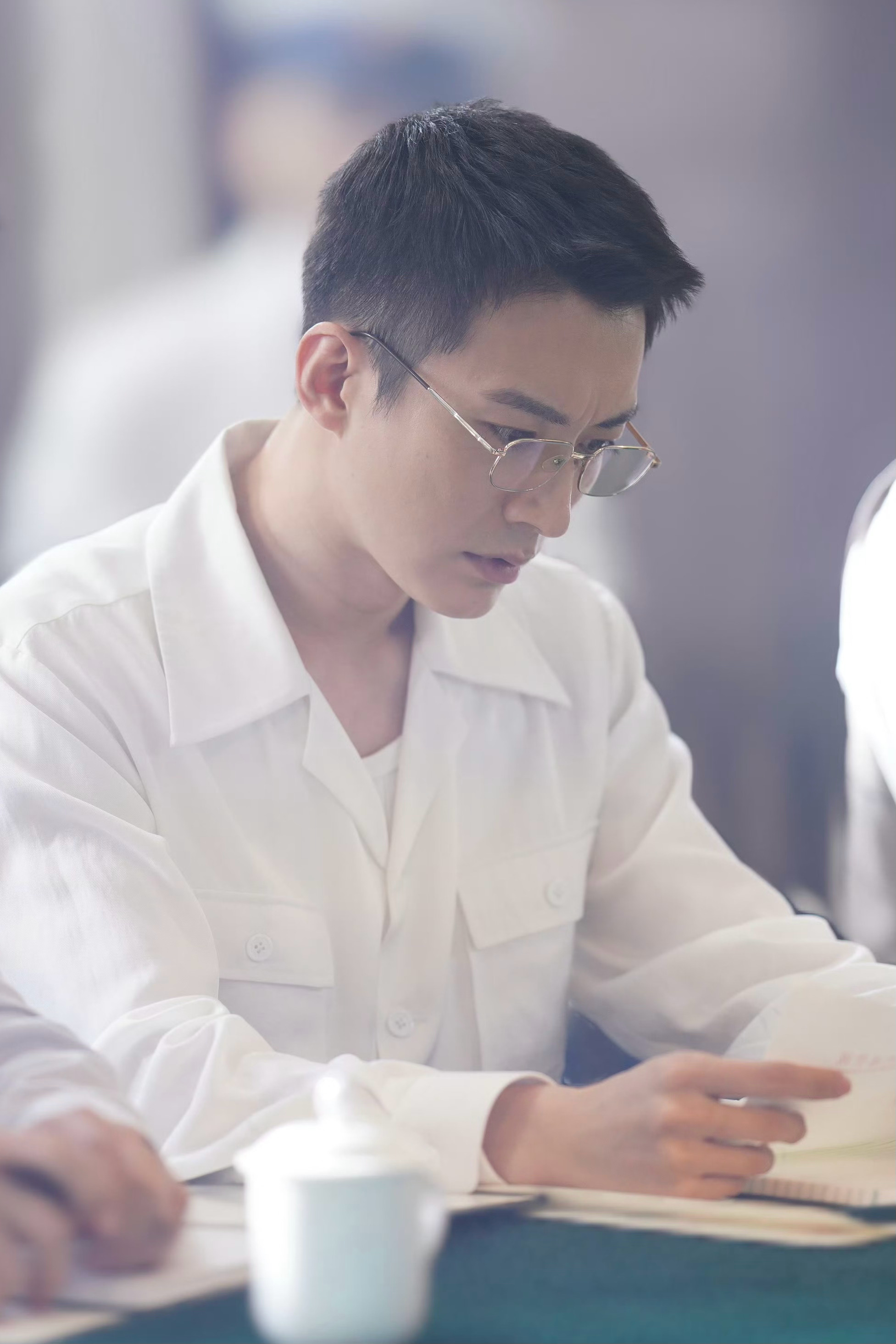 单看脸：计丹阳大帅哥看衣服：艾闻真的很敷衍 