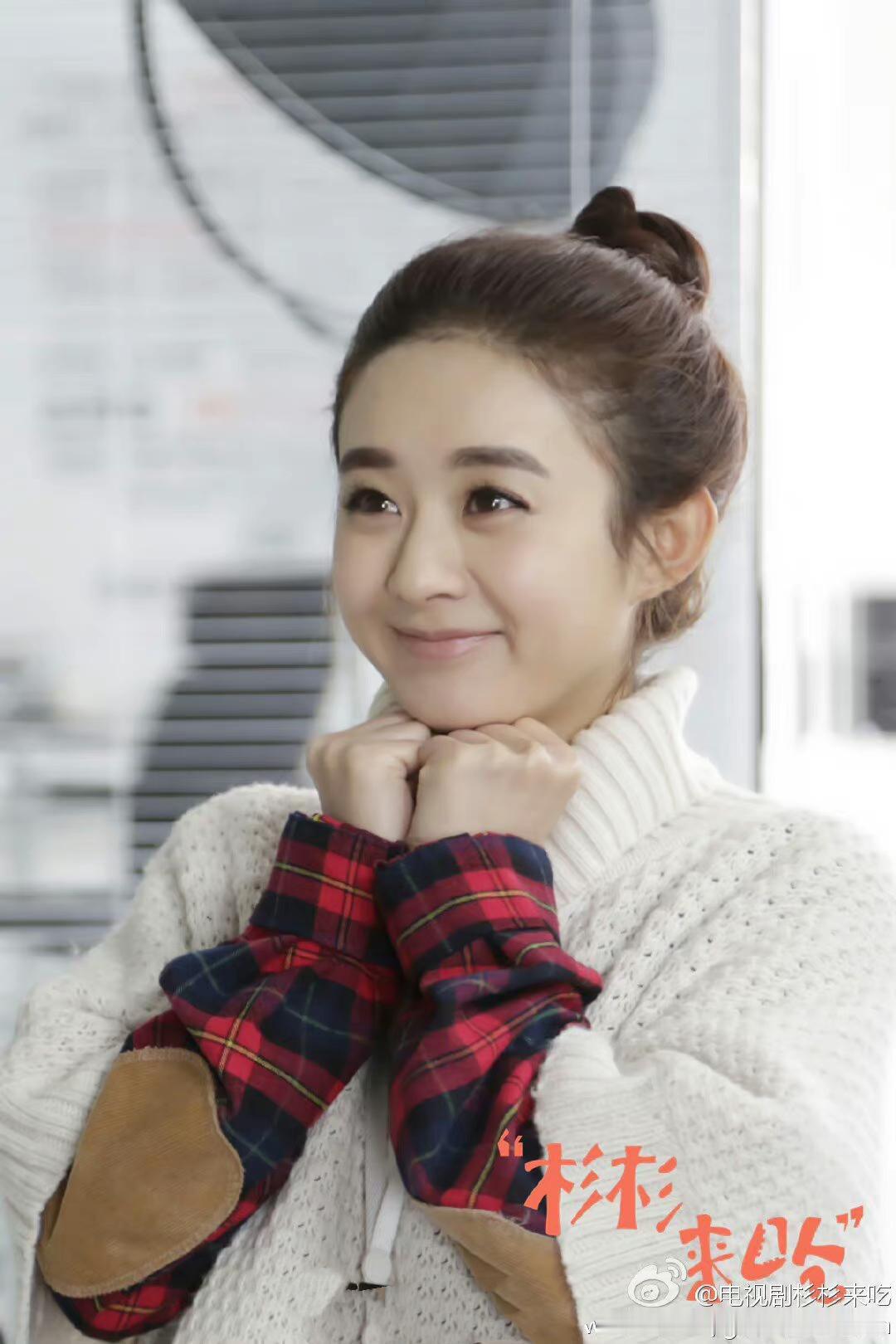 习惯了赵丽颖的甜，她的个性打扮你能接受吗？

在大家心里，
赵丽颖早期是温柔甜美