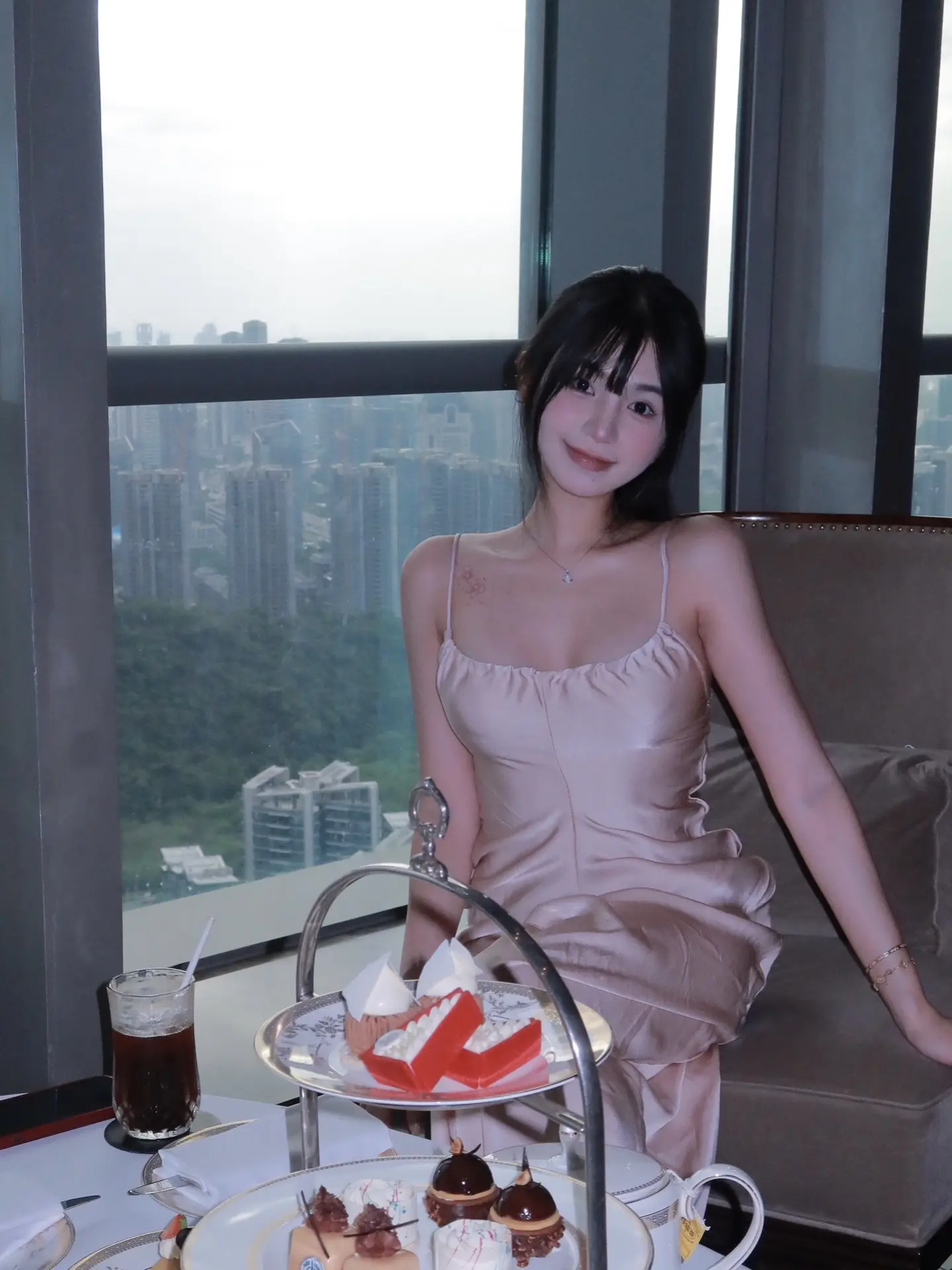 一首歌的感触很深 可以循环听一整天。