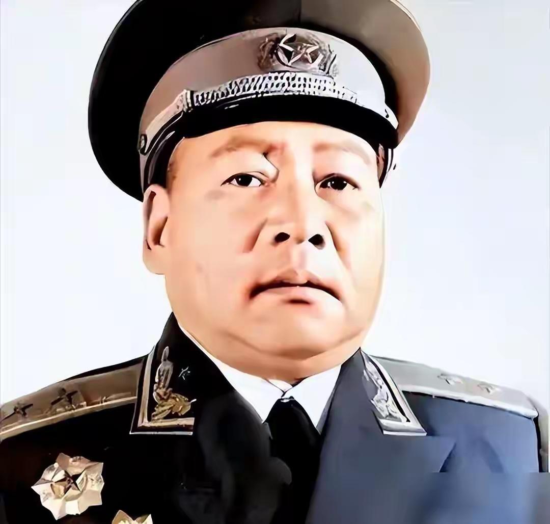 “我不能离开部队！”1932年，在鄂豫皖根据地被炸伤了左眼和右臂的红军排长滕海清