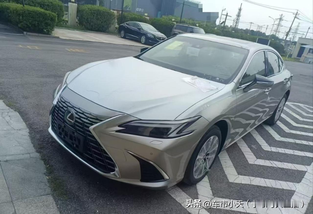 雷克萨斯ES为什么不行了？我之前一直想这个问题，我一开始觉得是没人买了，所以不行
