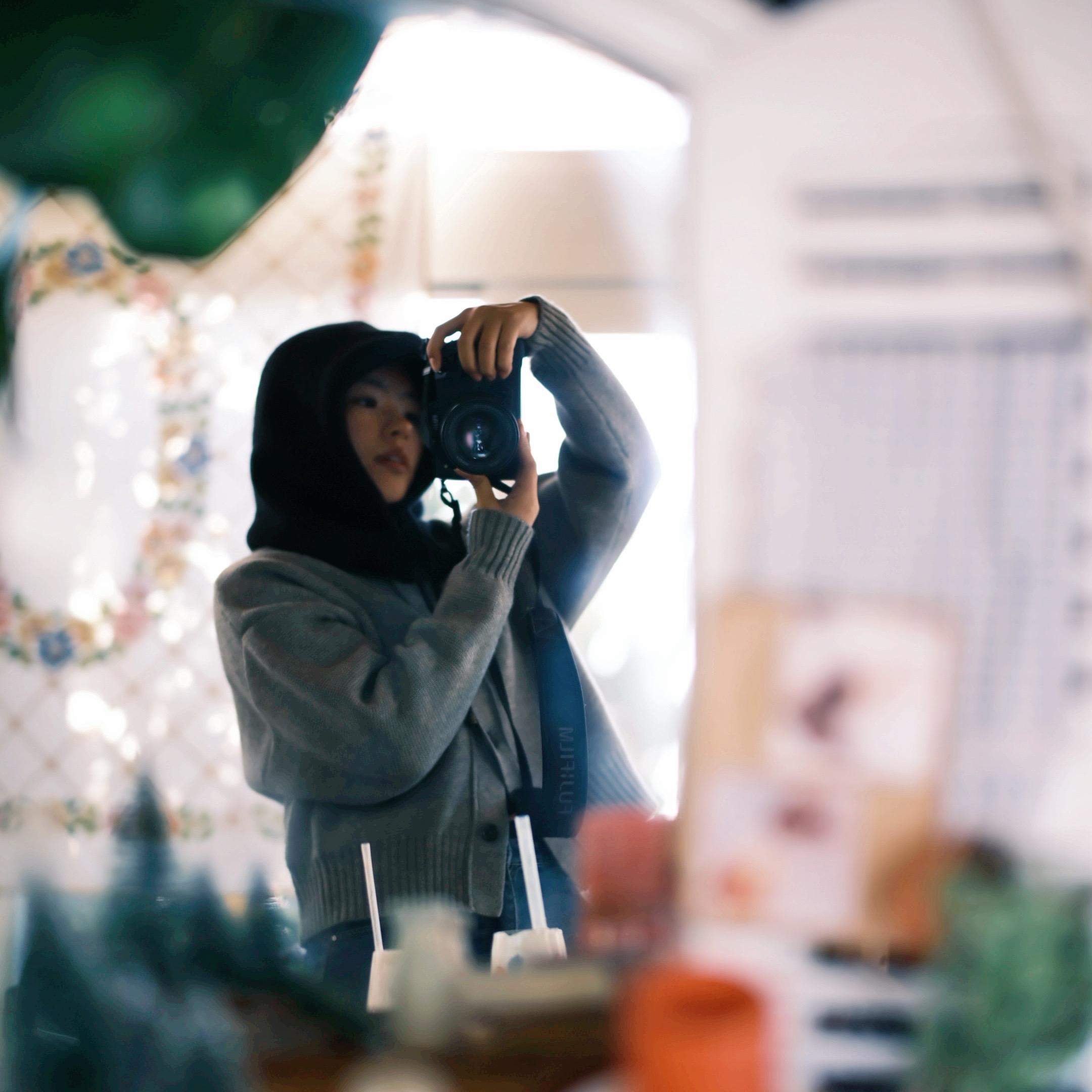 爱昙花一现的一切。