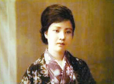 1928年，日本富家女不顾家族反对，与中国的数学家结婚，成就了一段跨国爱情。然而