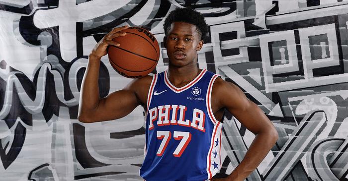 77号新秀埃奇库姆绝杀了勇士了，76人战勇士，到最后四十多秒钟，76人97-98