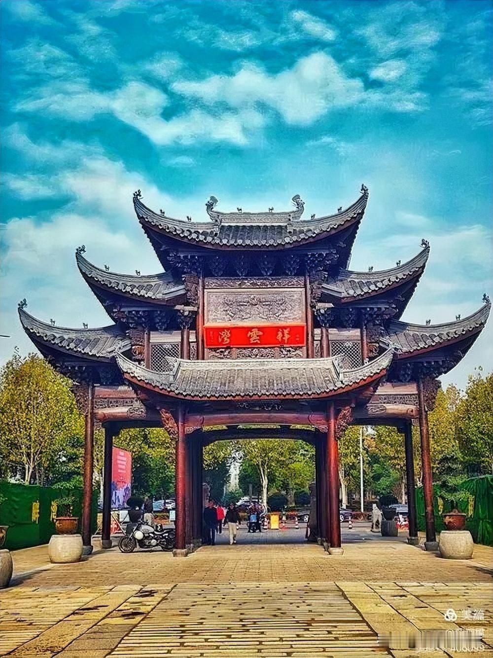云梦泽究竟在哪里、有多大? 云梦泽在古书中可是常客。《战国策》记载楚王曾在此游猎