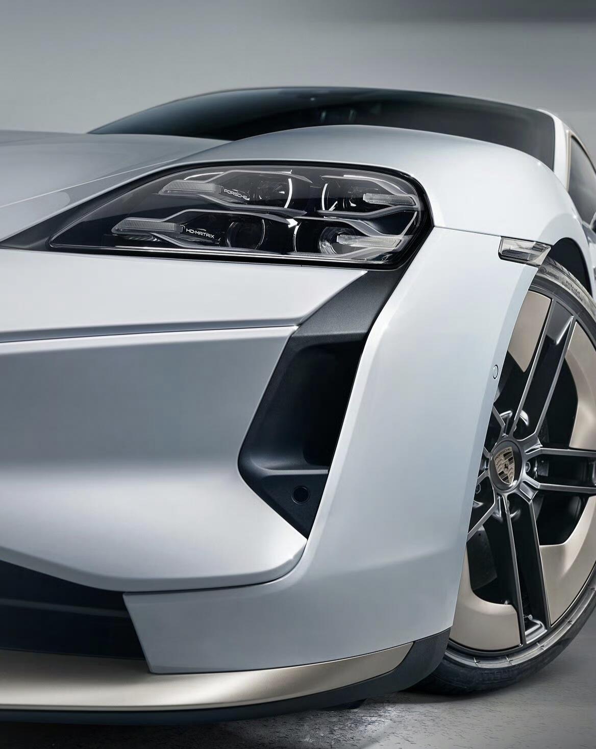 保时捷发布了新款Taycan系列，包括Turbo、Turbo GT和Turbo 