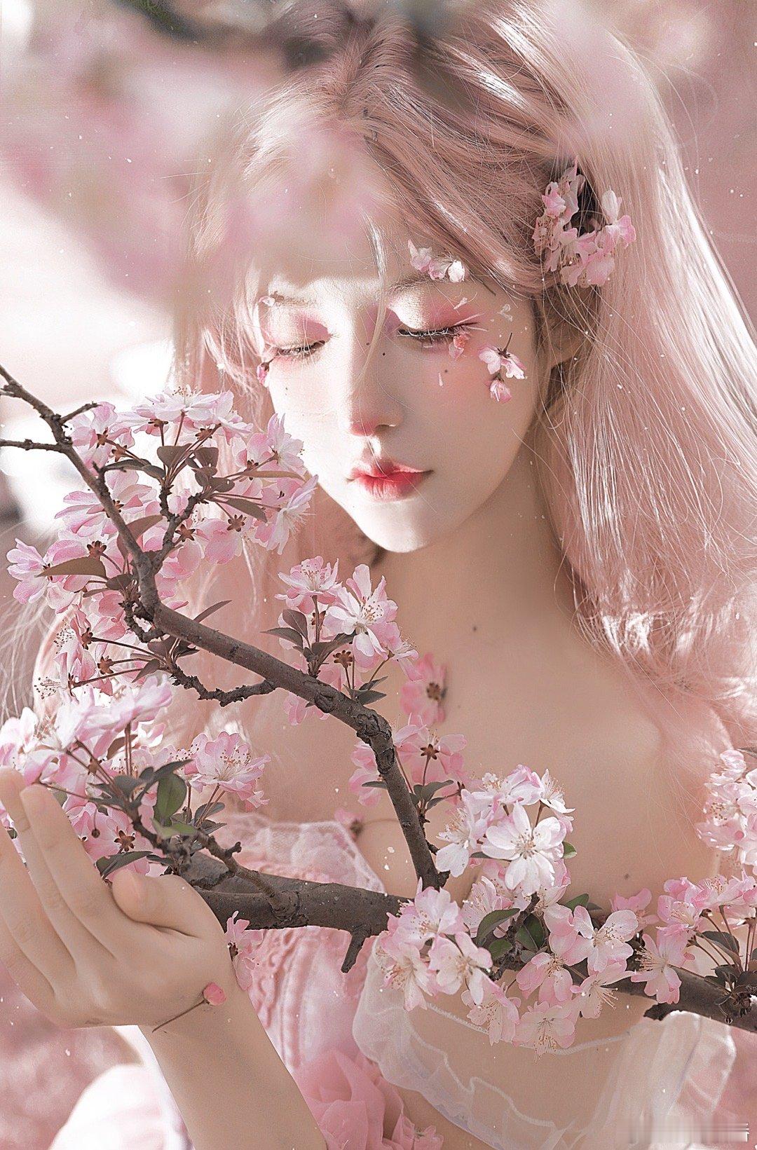 春天～拍一次花花，真的要被春天害死了，这该死的鼻炎#摄影# ​​​