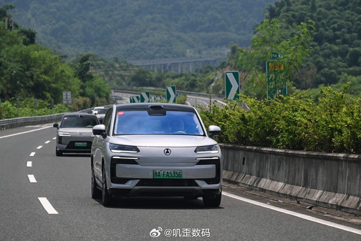 8月14日，2026丝绸之路万里行·启迪之路国内段在深圳收官。由比亚迪全程护航的
