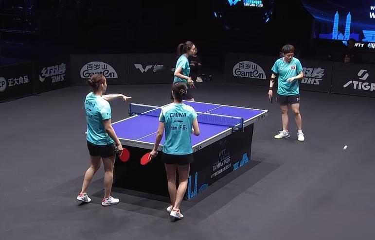 别扯擦边球改判！这翻盘是砸出来的。
第四局一度4-8落后，港队攥住赛点的影子。