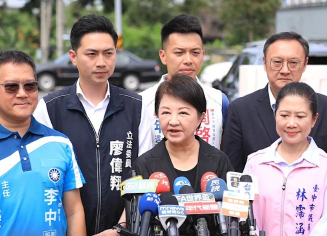 卢秀燕这次出手果然不简单，在建议国民党党团推出无人机条例之后，国民党在6月29日