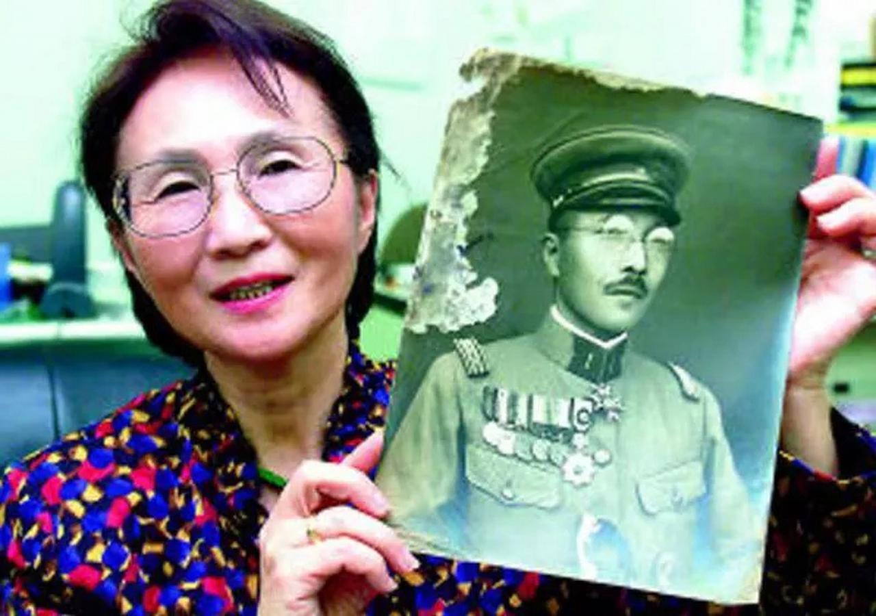 终于找到答案了！日本为什么不承认侵略战争？2007年，日本甲级战犯东条英机的孙女