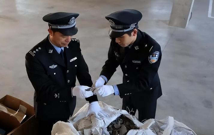 一家意大利公司为何突然进入中国制裁名单？查到股权背后，竟牵出日本住友重工。
拉法