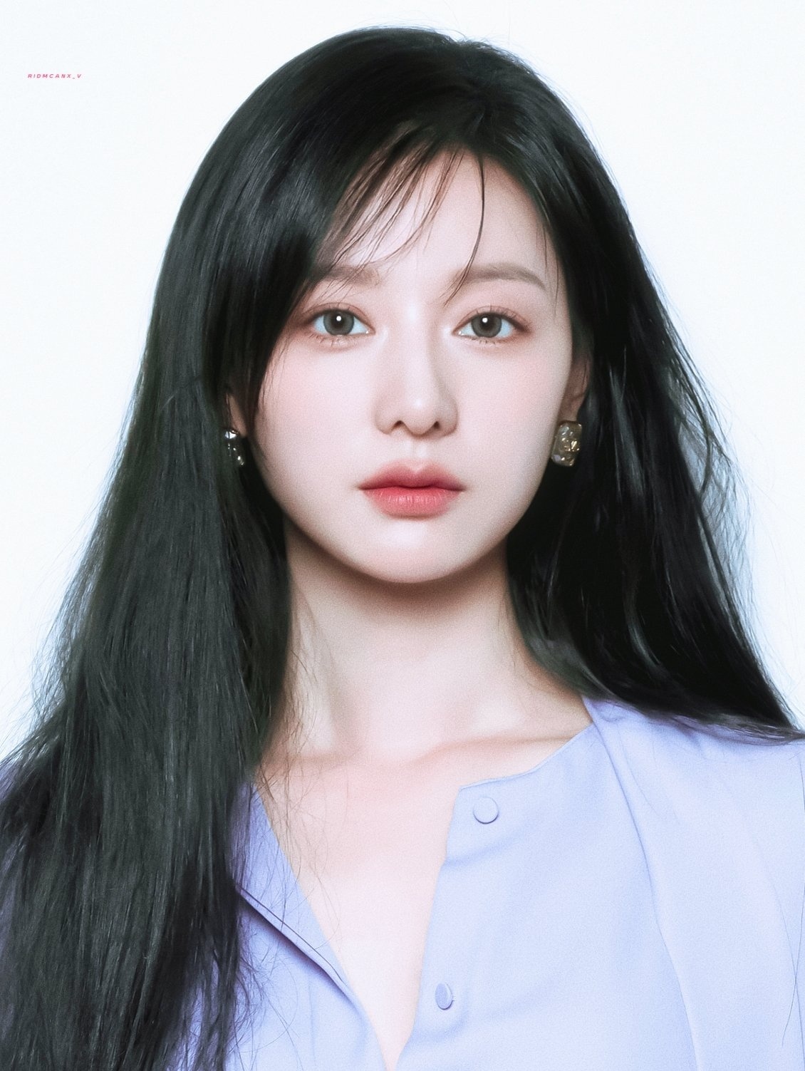 无论什么概念都能完美消化，展现帝王气质的金智媛天才般的才能 ​​​