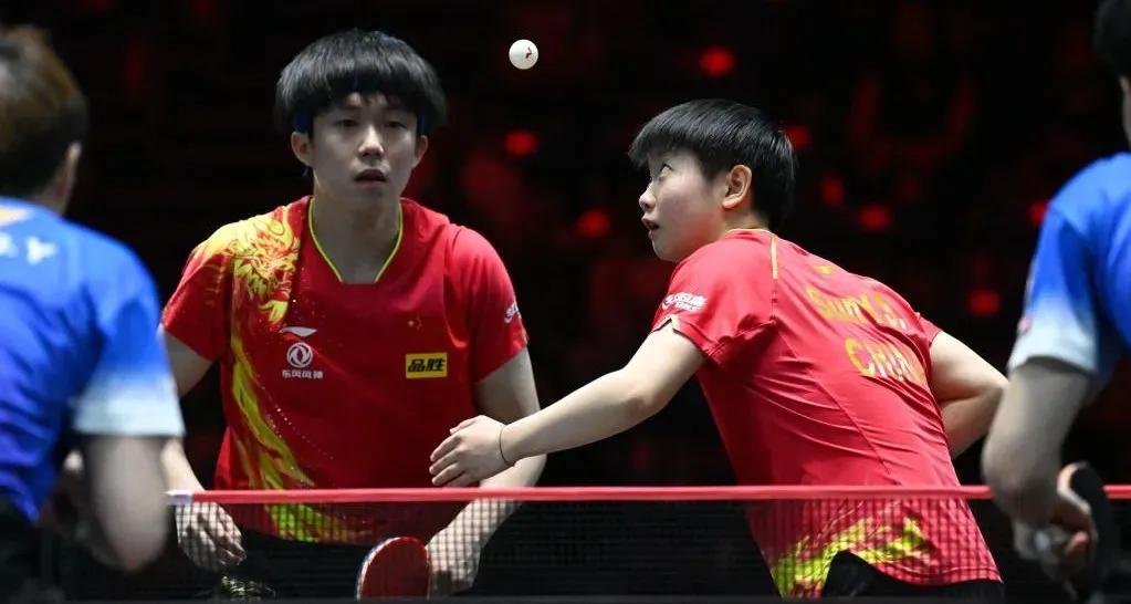 孙颖莎直呼大头王楚钦，你睡醒没有，这可是全国乒乓球锦标赛，咱俩都醒醒吧！
要说世