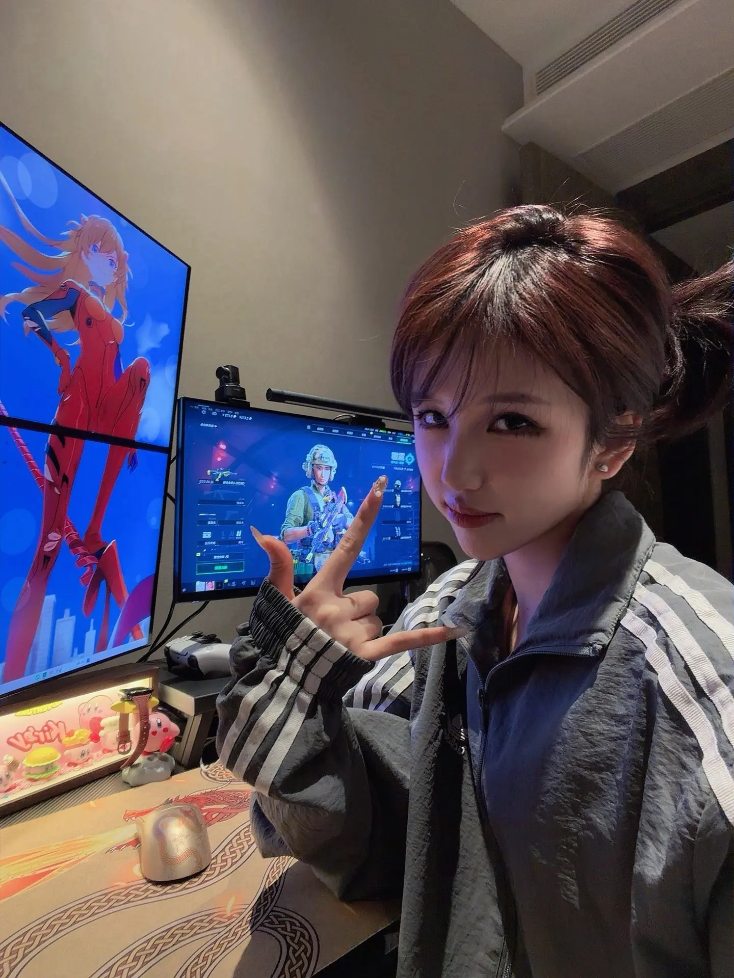 单三威龙哥不好意思 被我这位美丽的长美甲露娜蹲到了吧？你的6套闻起来香...