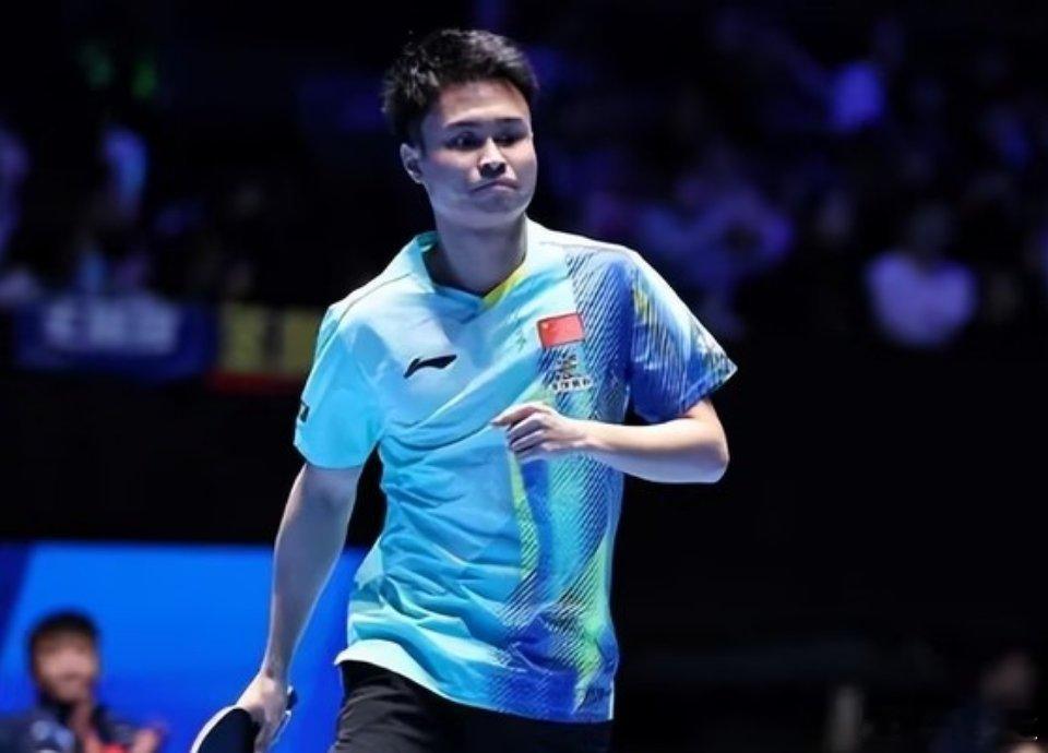 乒乓球亚洲杯男单1/8决赛，周启豪以3-0击败阿兰-库尔曼加利耶夫晋级八强，三局